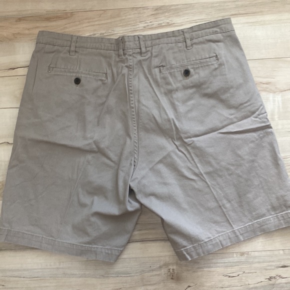 Jachs New York Mens Size 38 Shorts. Khaki color. 4 pockets and one coin pocket. - Picture 9 of 11